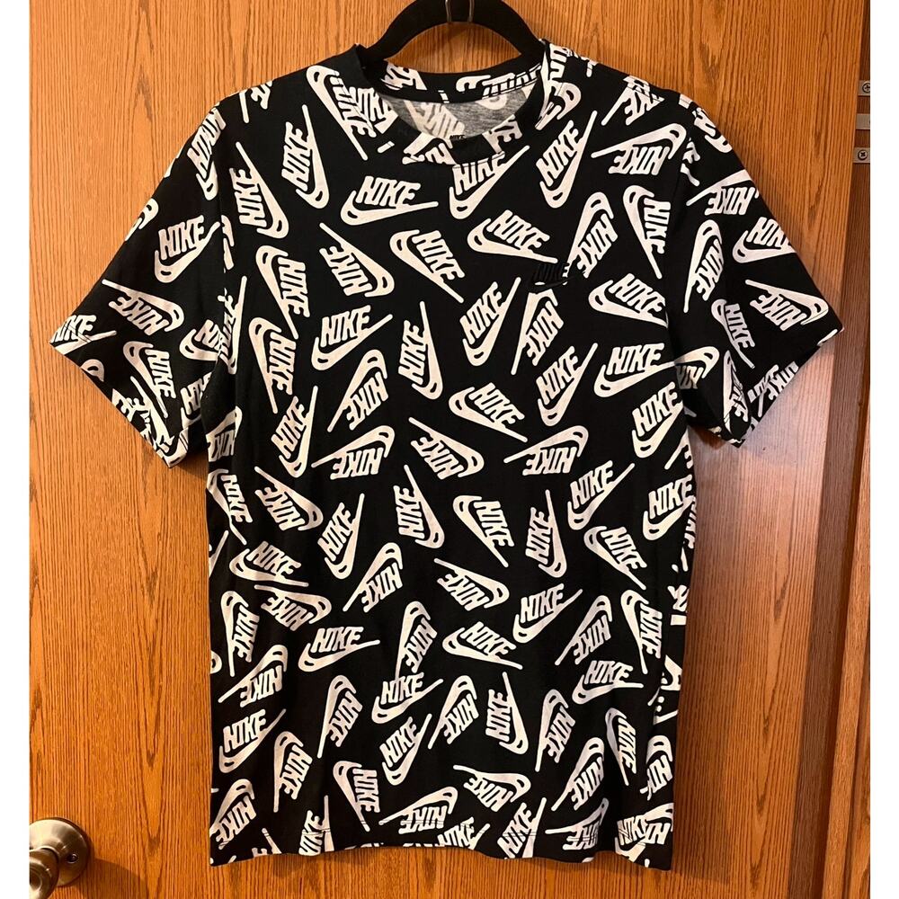 Nike Men's All Over Logo Print Short Sleeve T-Shirt Black and White size Small